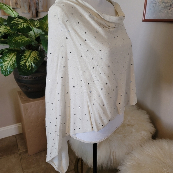 🤍Sweet Sparkly Wrap🤍 - Picture 4 of 9